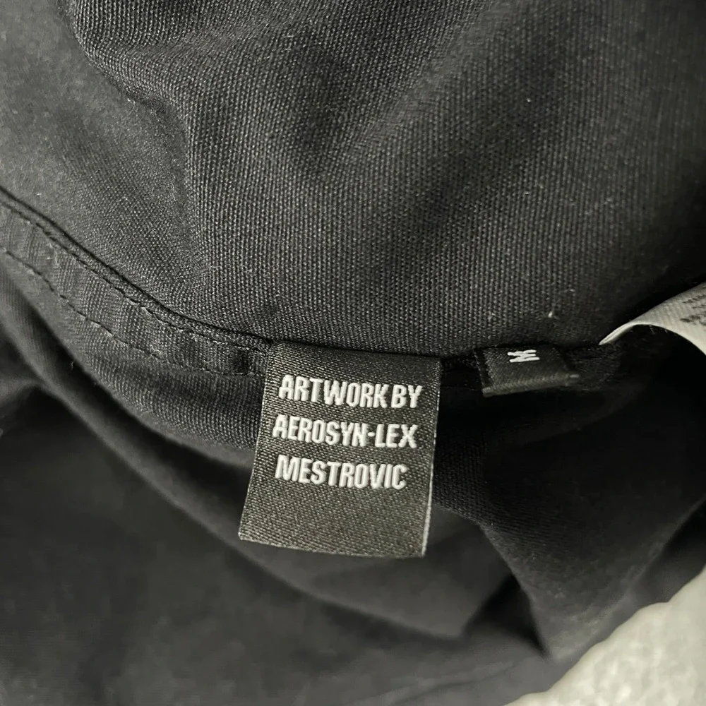 GU Aerosyn Lex Mestrovic Parka‎ Jacket Mens M Black Hooded Full Zip Rare Artwork